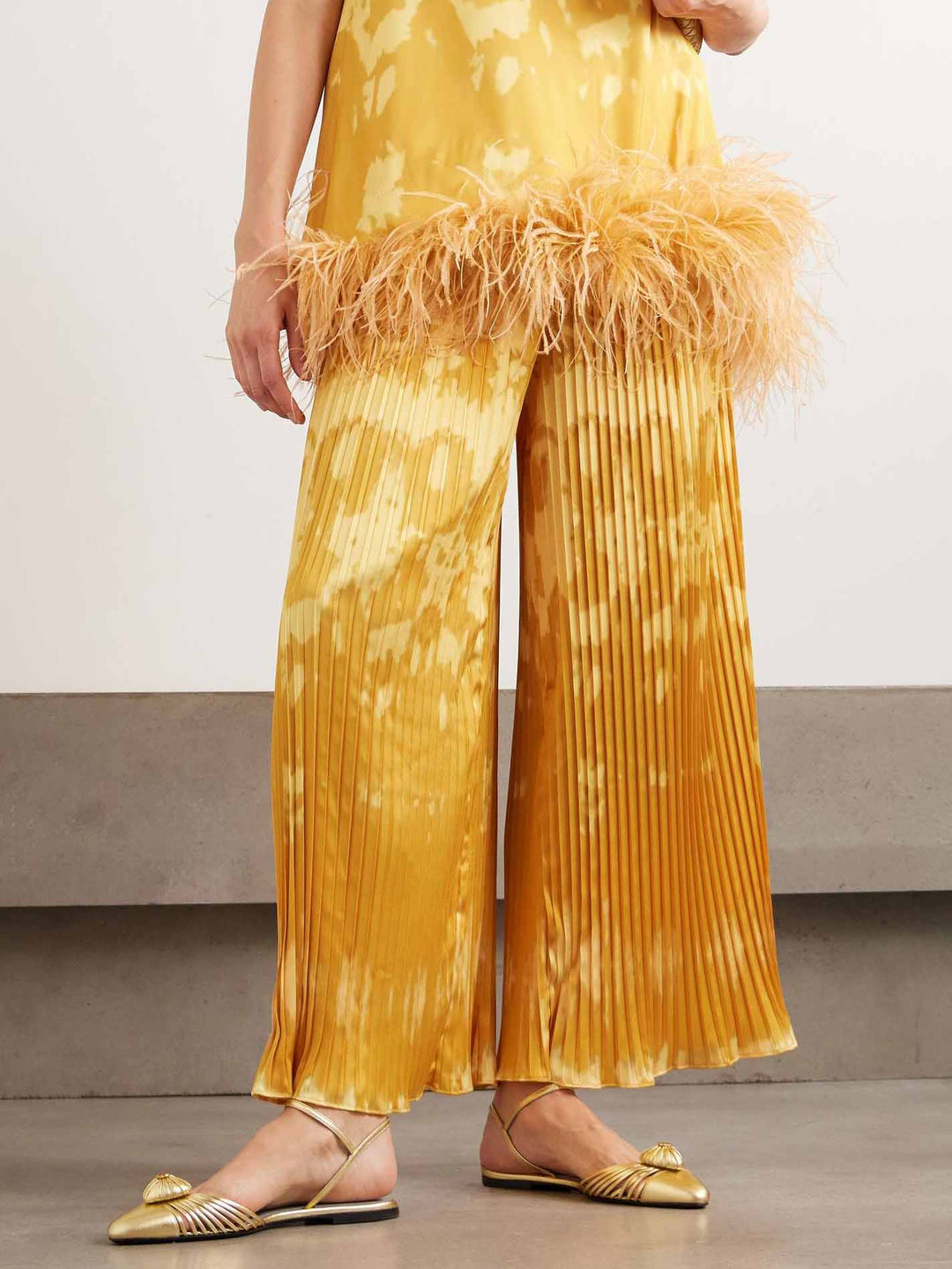 Exquisite Abstract Print Sleeveless Feather-Trim Top