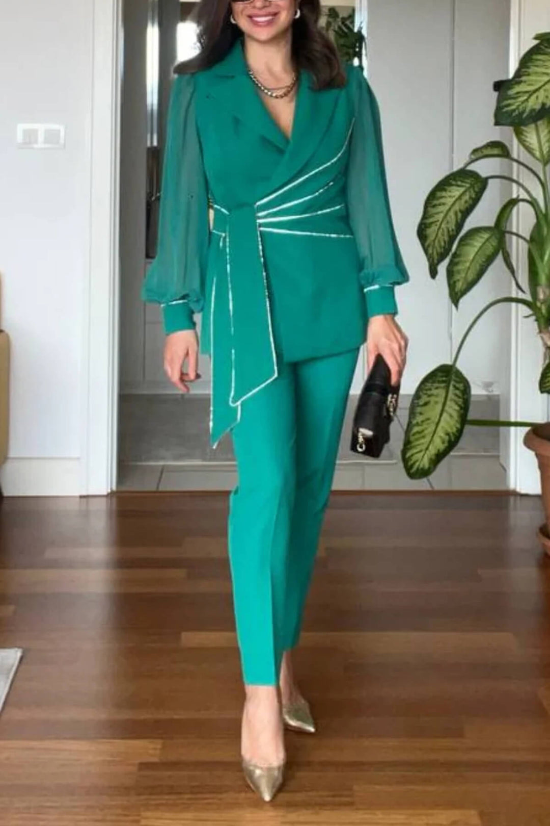 Exquisite V-Neck Colorblock Belted Loose Shirt