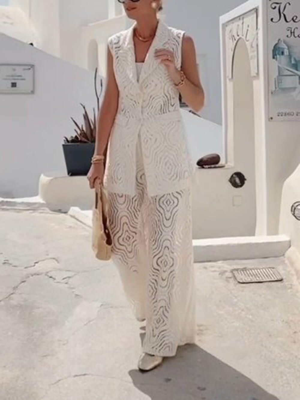 Delicate Charm Lace Collared Sleeveless Top