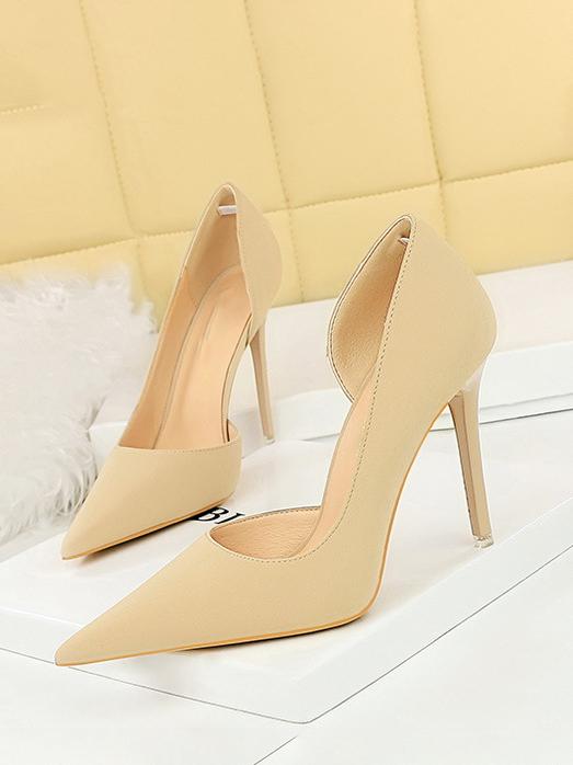 Retro Side Hollow Pointed High Heels