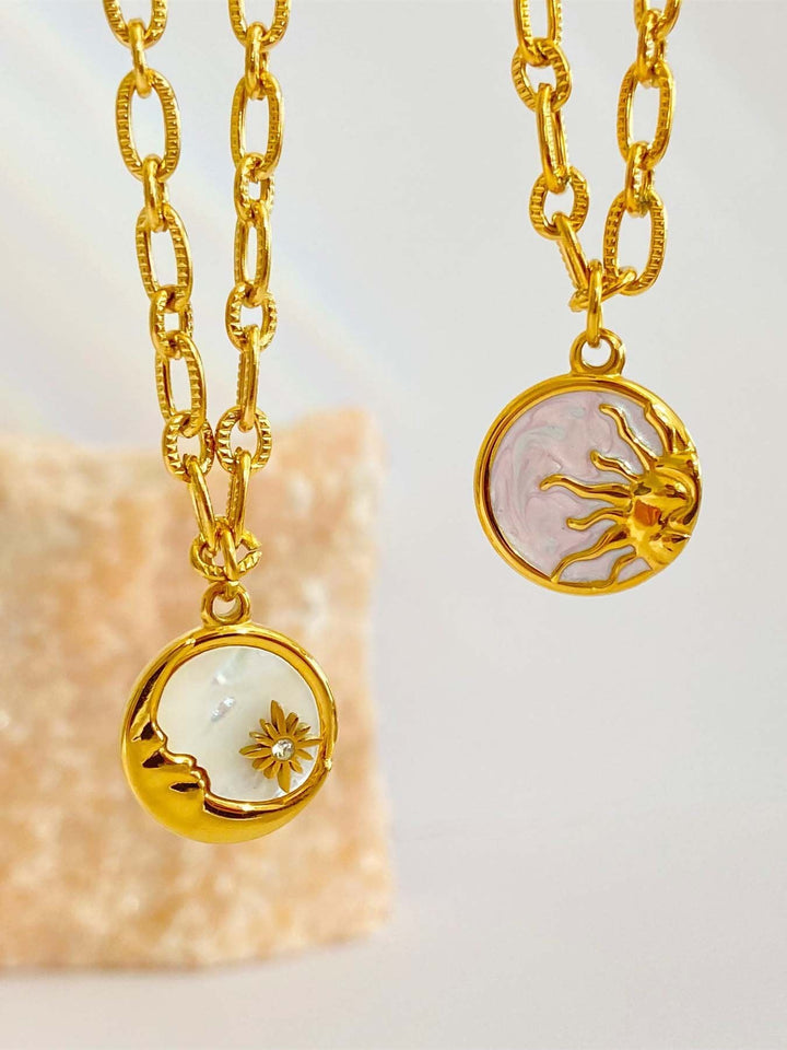 Retro Three-dimensional Sun Round Necklace